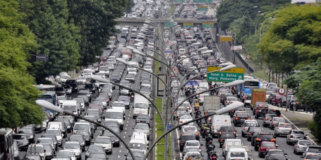 affiliate marketing in real life office vs home office - mexico city traffic jam